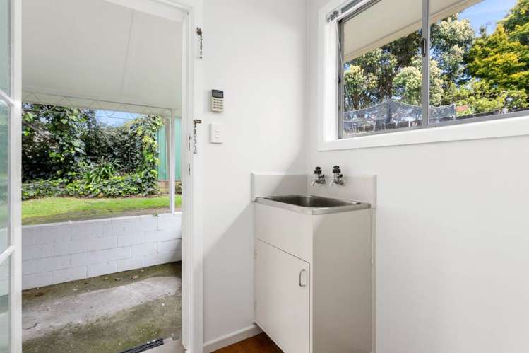 2/73 Vodanovich Road Te Atatu South_8