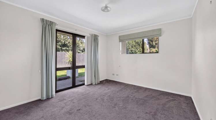 12 Wordsworth Place Stoke_9