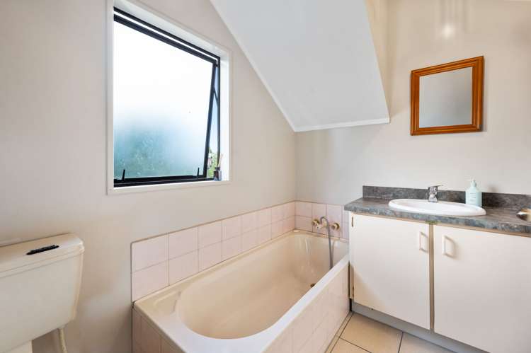 47 Blackmore Drive Owhata_13