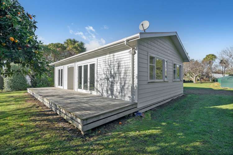 2989 Lake Ferry Road Pirinoa_7