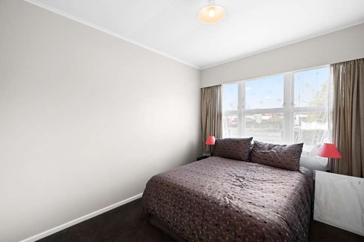 69 Resthill Crescent Glenview_11