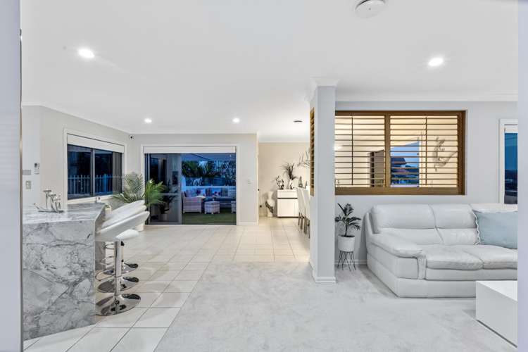 49 The Ritz Orewa_11