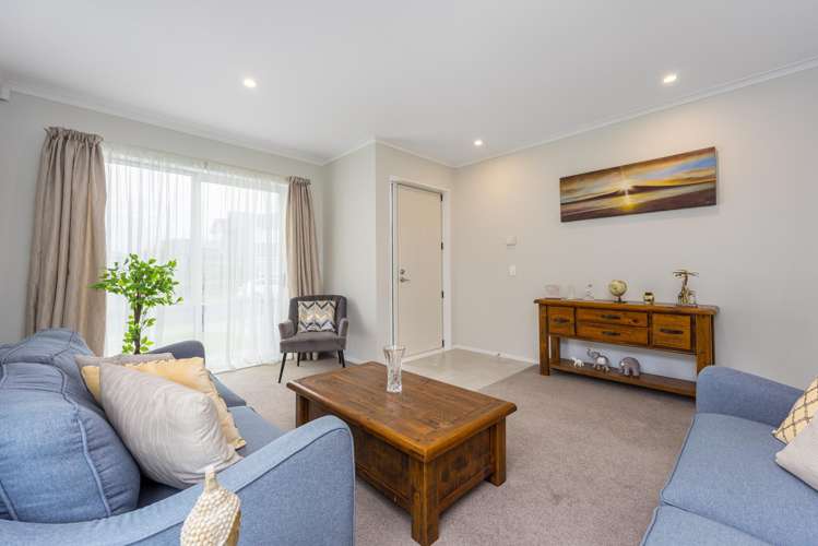 16 Couldrey Crescent Red Beach_11