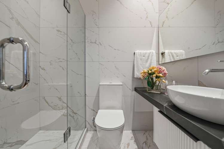 12 Shipherds Avenue Epsom_18