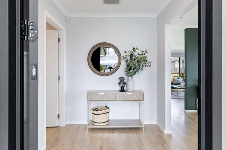 202 Pacific Drive Fitzherbert_10