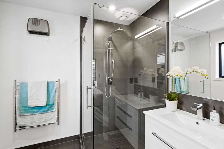 9 Gallop Lane Yaldhurst_17