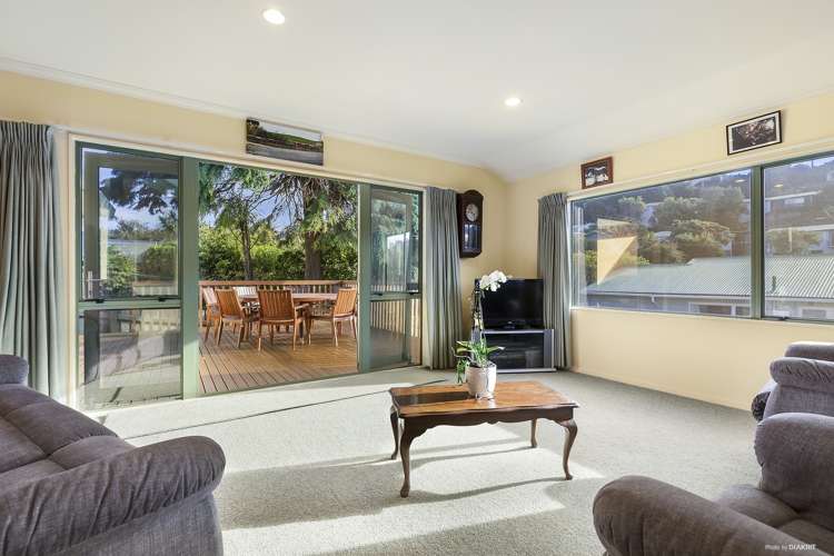 15b Hawtrey Terrace Johnsonville_1