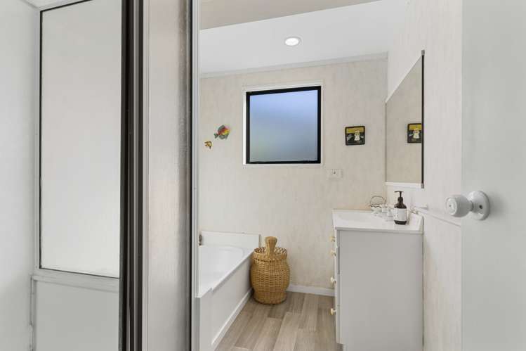 301 Mary Road Whangamata_18