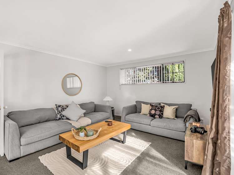 64 Karnak Crescent Russley_11