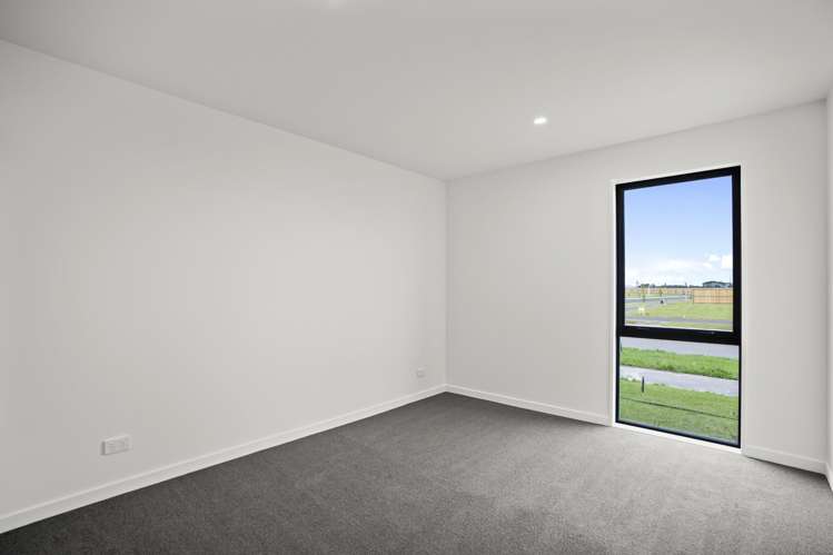 14 Falcons View Drive Rolleston_13