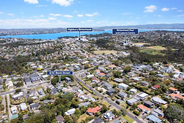 2/1c Bank Street Hillcrest_18