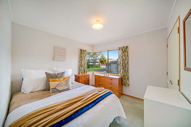 2/47 Headcorn Place Botany Downs_9