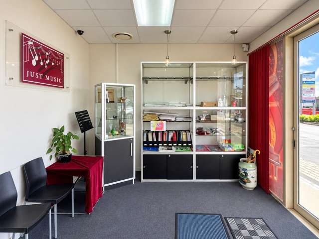 5/2 Amera Place Huntington Park_3
