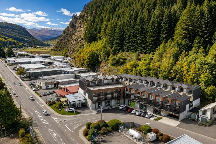 18B & 19B/135 Hallenstein Street Queenstown_17
