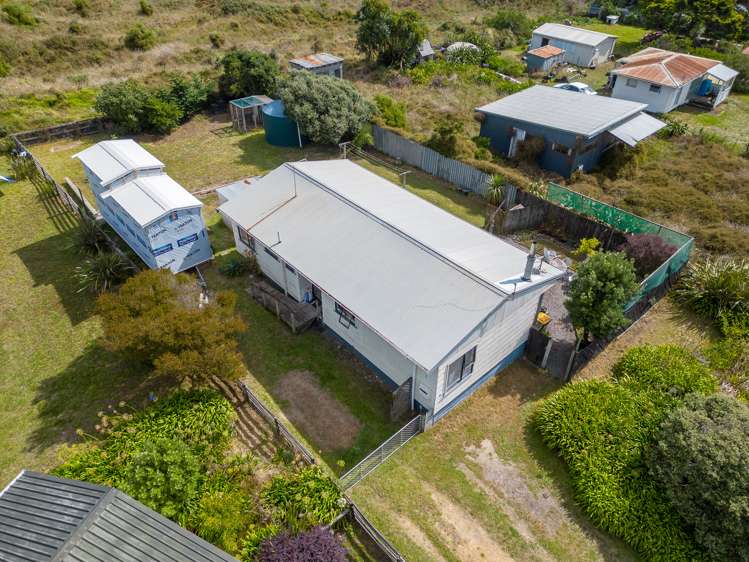 17 Kitchener Street Te Horo Beach_17