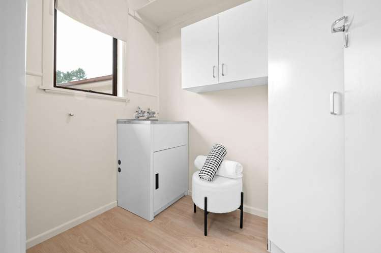 66 Southsea Crescent Silverdale_21