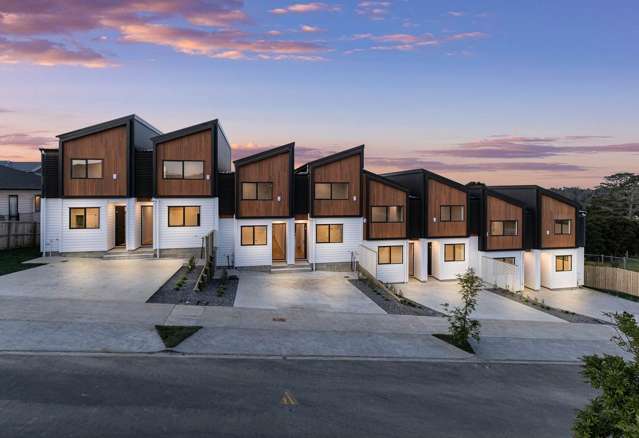 Brand New 3 Bedroom Townhouse in Orewa!