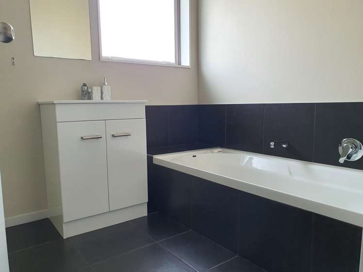 116 Sewell Street Hokitika_12