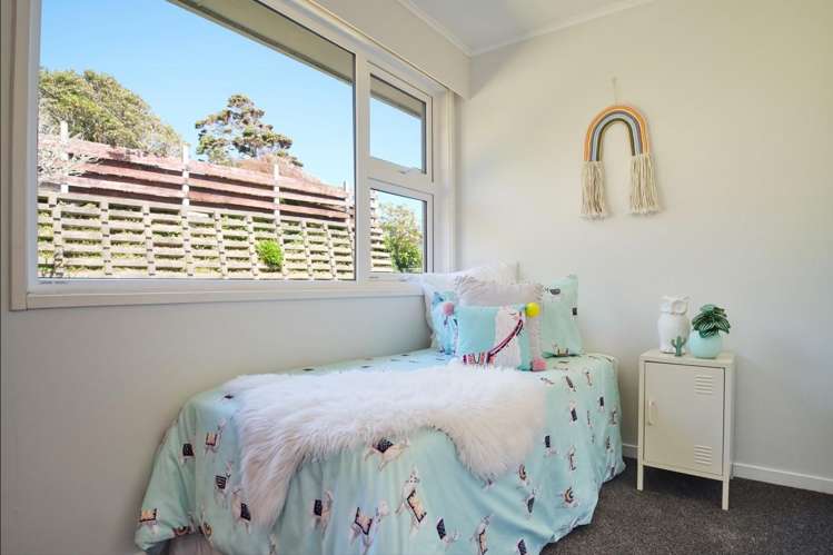 208 Helston Road Paparangi_10