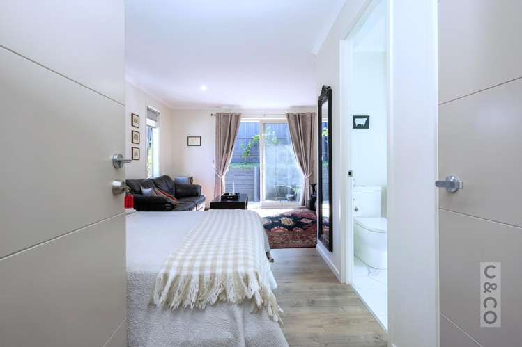 11 Canoe Lane Riverhead_32