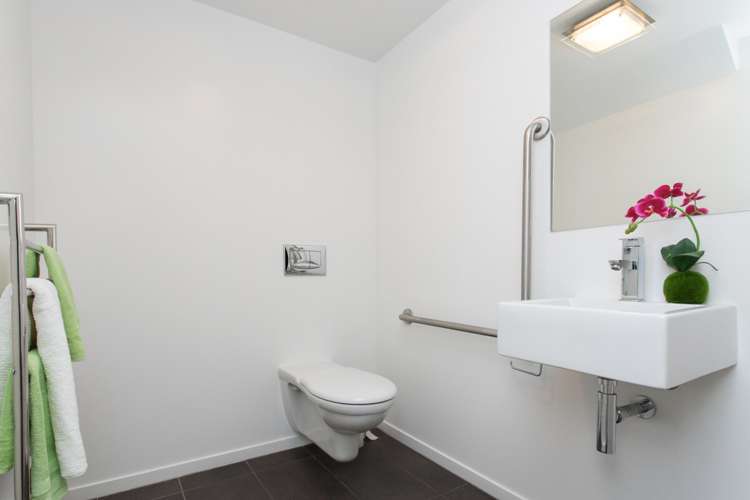 Unit 16, 211 Ferry Road Waltham_7