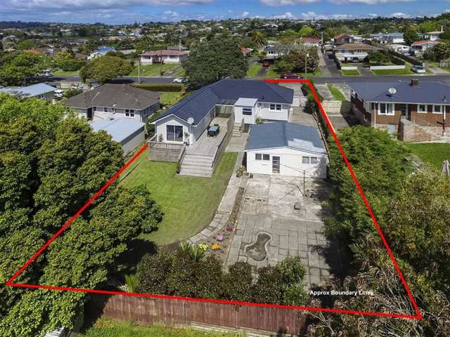 12 Fairclough Road Beach Haven_2