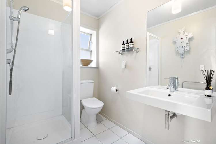 22 Charlotte Avenue Brooklyn_10