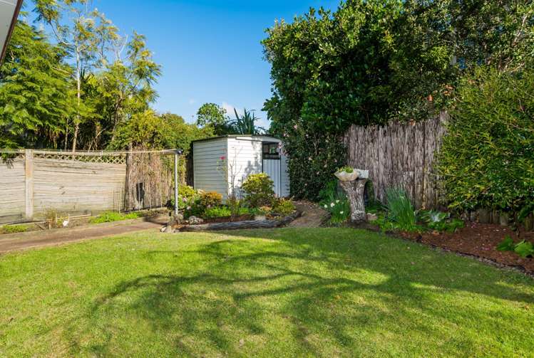 2/21 Seaview Avenue Northcote_21