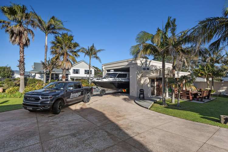 152 & 154 Ocean Road Ohope_8