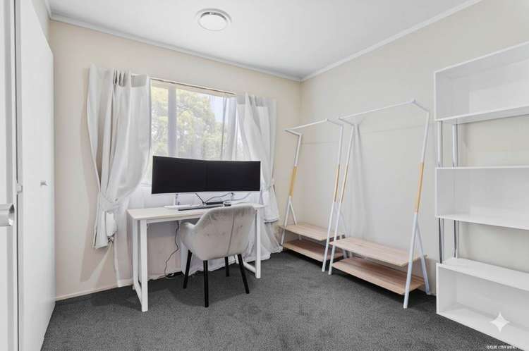 2/16 Normanton Street Glenfield_5