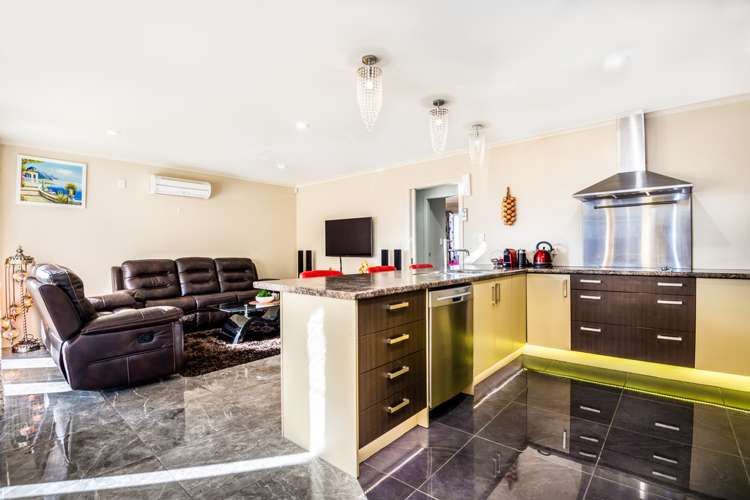 23 Tongariro Drive Aotea_16