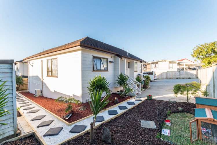 66 Hutchinsons Road Bucklands Beach_1