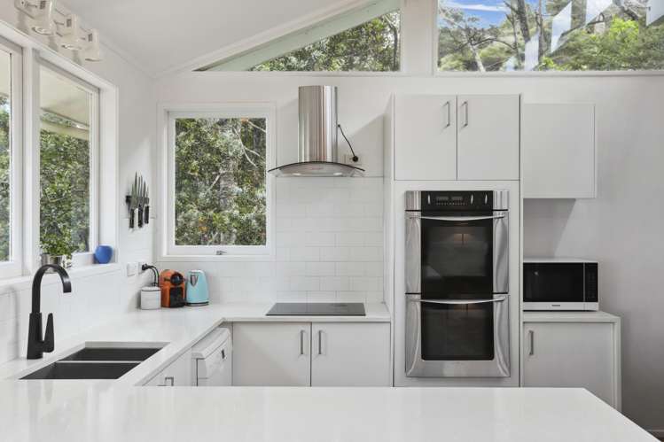 47 Takahe Road Titirangi_3