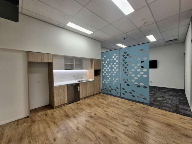 Shop 73/3 Maki Street Westgate_3