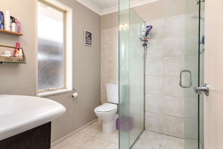 12 Vorbach Place Renwick_9