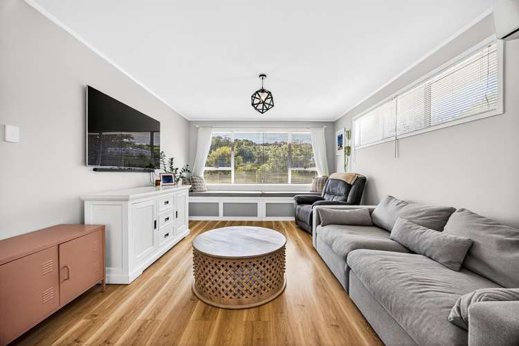 8 Camphora Place Ranui_4