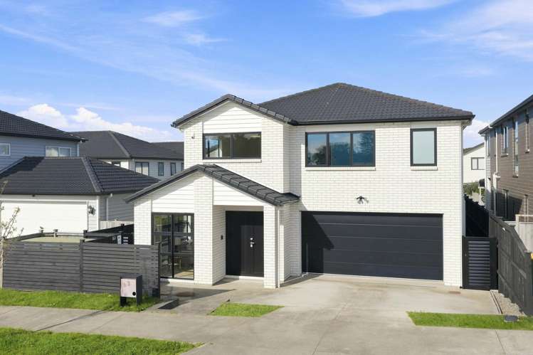 3 Golden Avenue Flat Bush_32