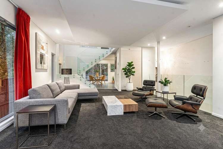 2/79 Shelly Beach Road_0