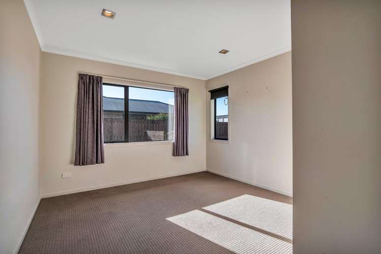 40 Montague Grove Stratford_12