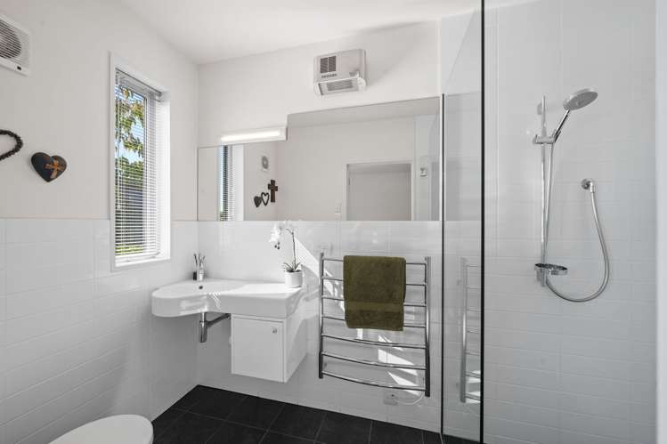 10 Quarry Hill Terrace Kennedys Bush_18