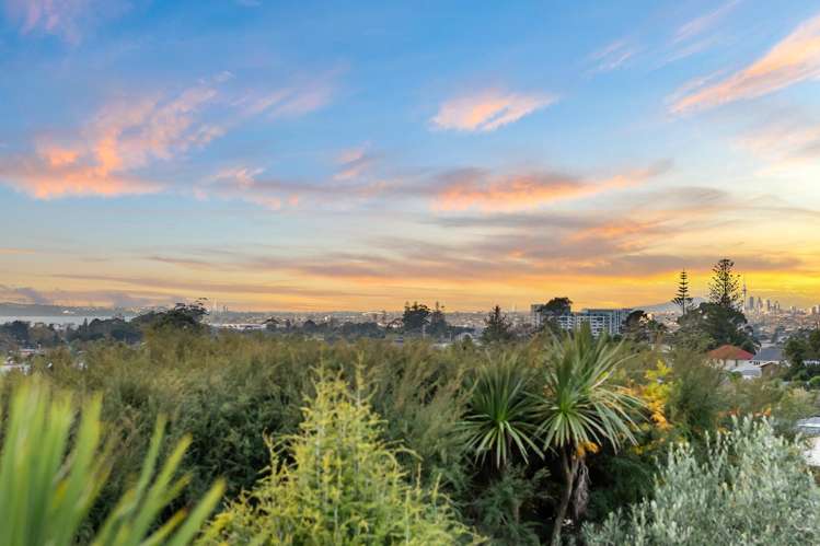 1/149b Glengarry Road Glen Eden_24
