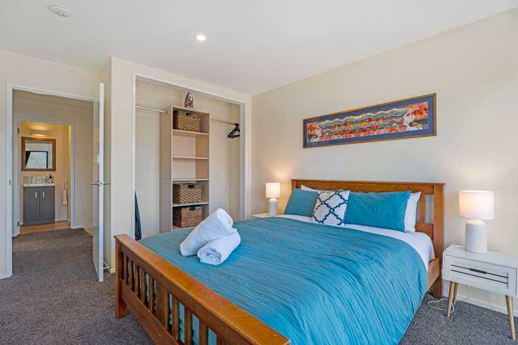 17b Cameron Place Fernhill/Sunshine Bay_11