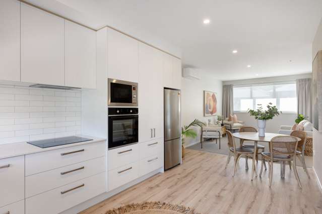 Three-Bedroom Contemporary Living in Brookfield