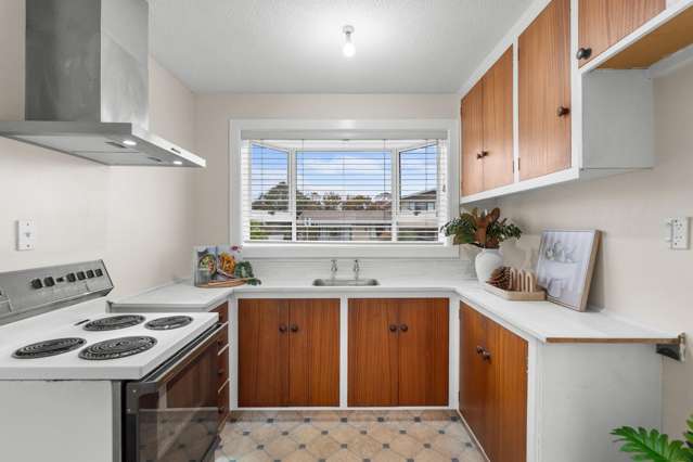 1/18 Sawtell Place Northcote_3