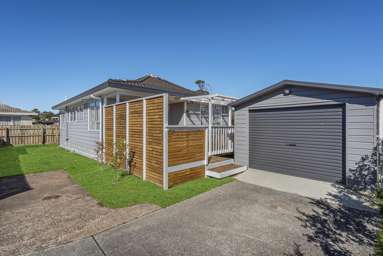 2/212 Waitemata Drive_2
