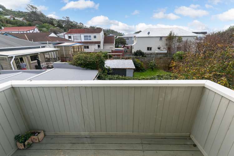 2/139 Queens Drive Lyall Bay_12