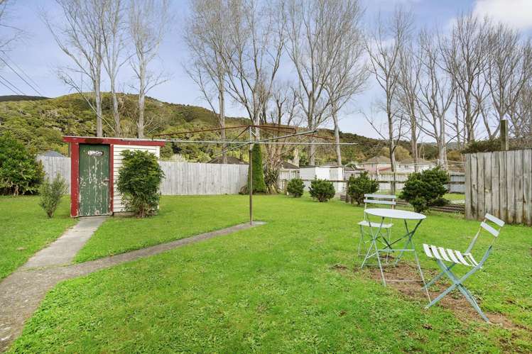 76 Strand Crescent Naenae_17