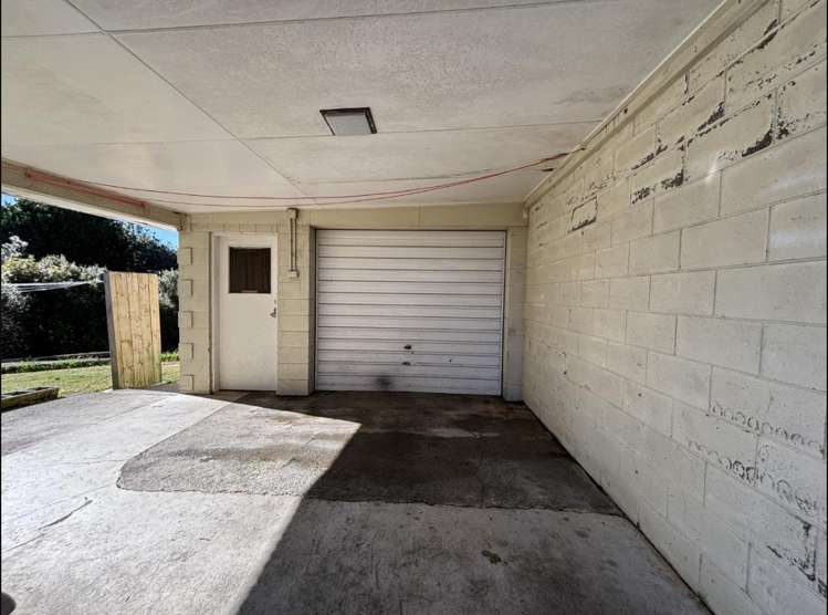732 River Road Chartwell_31