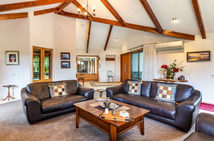 128 Ferndale Way Rangatira Park_17