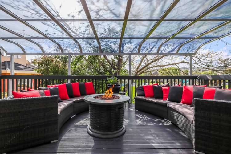 15 Margaret Henry Crescent Oteha_13